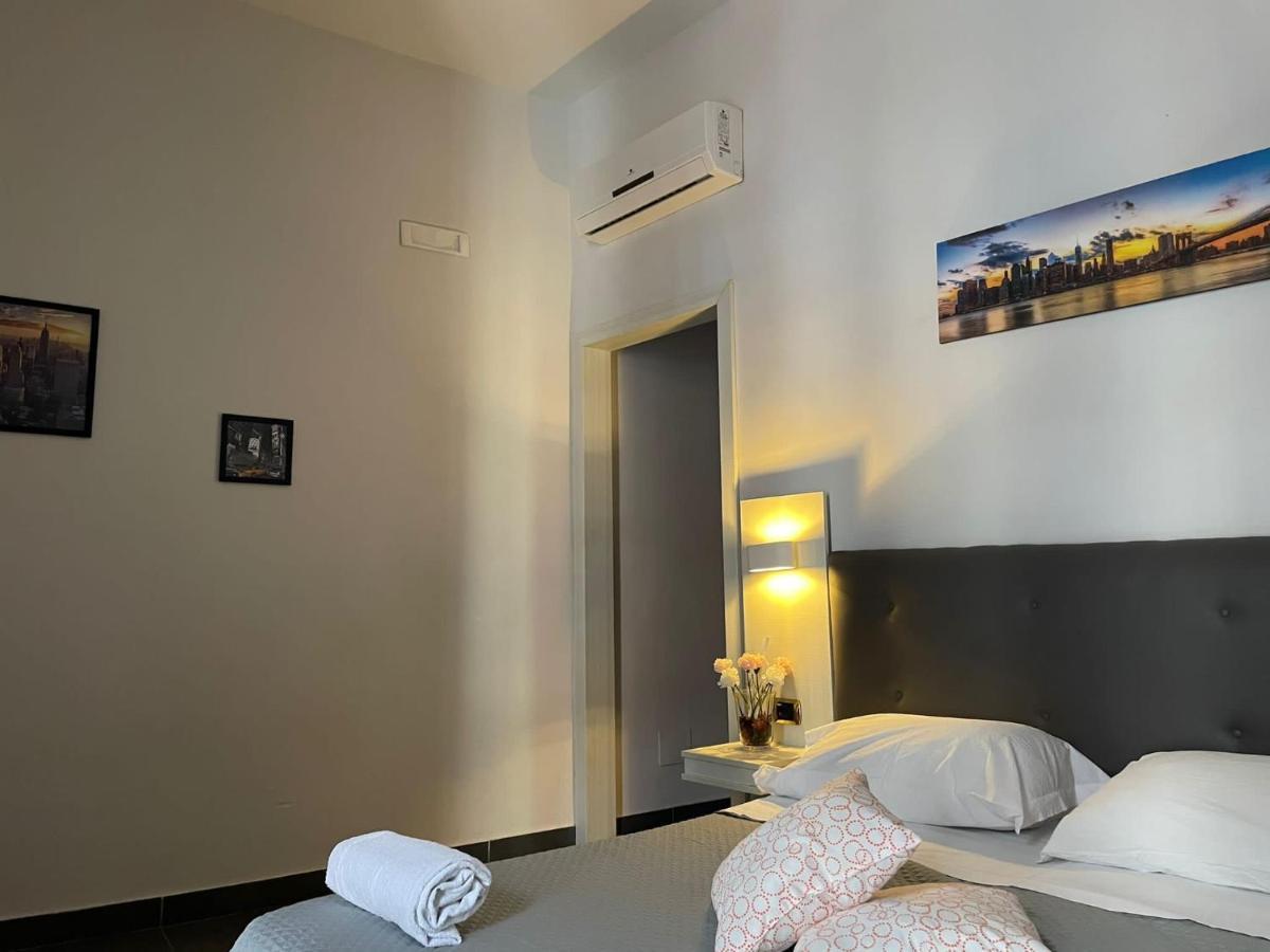 Hotel Porta A Porta Naples Extérieur photo